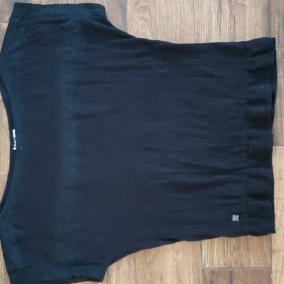 Roxy - Picture 1 of 7